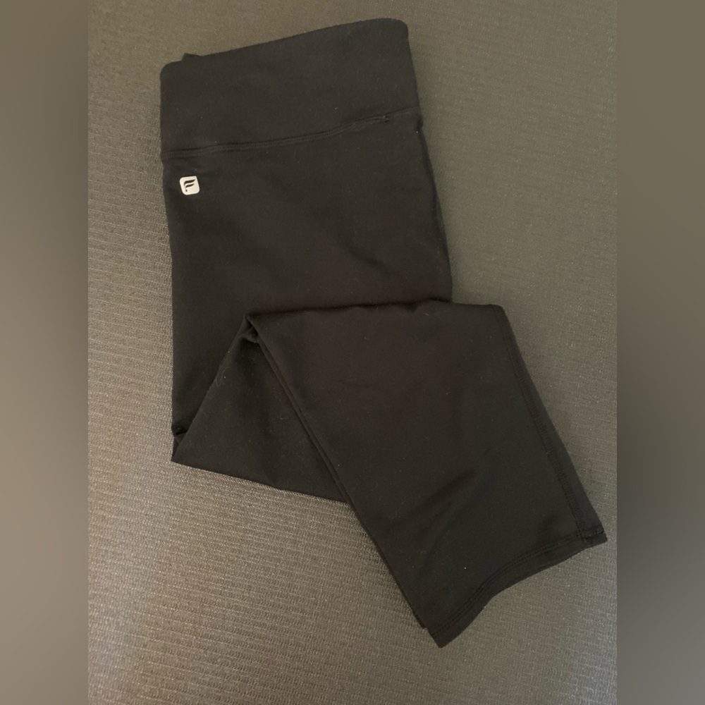 Fabletics Capri Black Leggings
